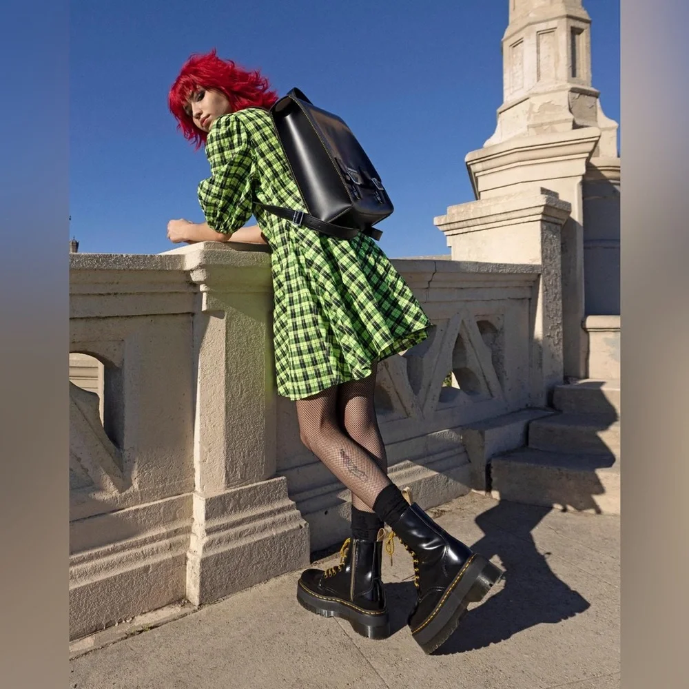 NWOB Dr. Martens Jadon Vegan Patent Leather Max Platform Lace Up Boots Sz 7 L